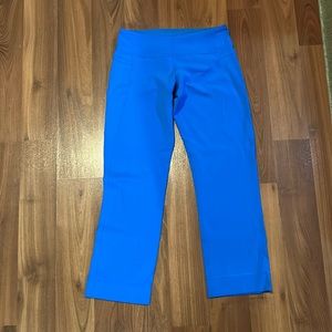 Size 4 lululemon capri length pants